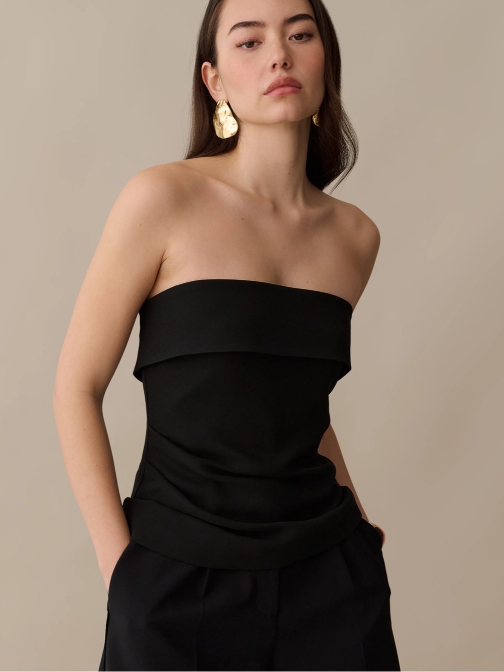 Black structured strapless top Caara NWT